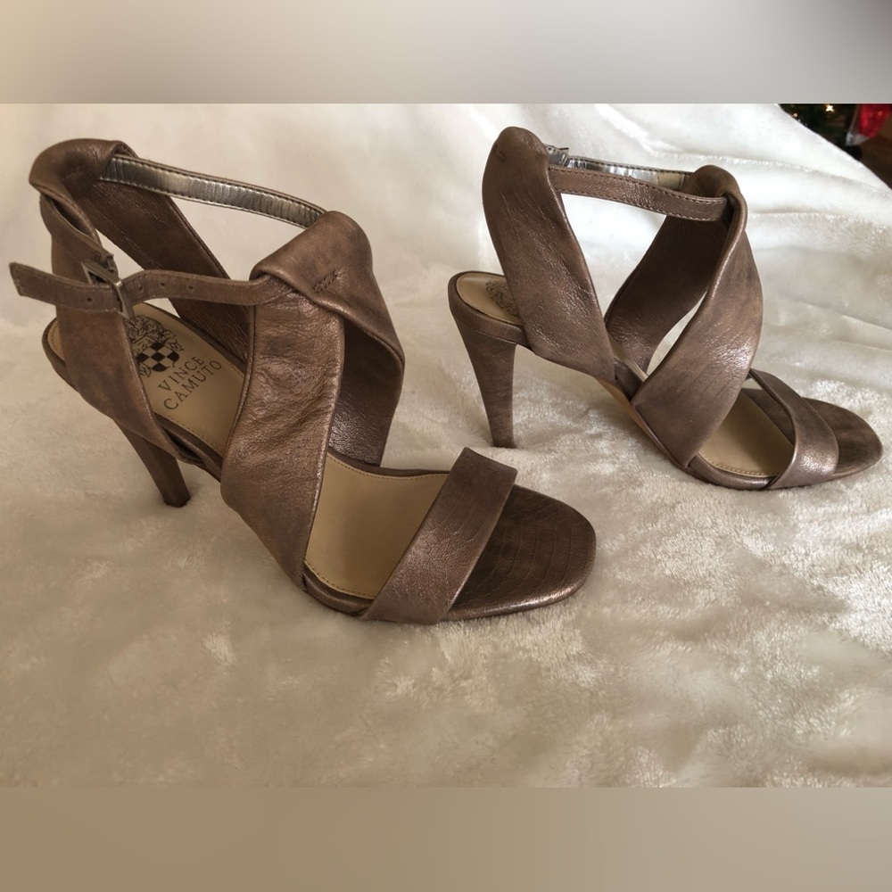 Vince Camuto size 7 M sparkle snake suede dress shoes